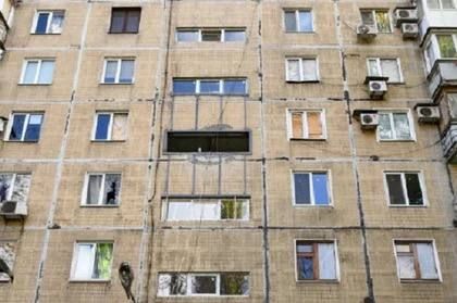 В Донецке завершают ремонт многоэтажки, пострадавшей от обстрела ВСУ в 2022 году