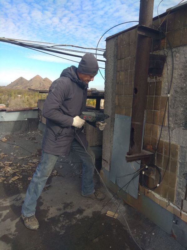 Наталья Бегуненко: На этой неделе сотрудники Петровского участка № 1 Донецкого Филиала «Единого регионального фонда по управлению МКД на территории ДНР» выполняют ремонтные работы по следующим адресам: ул. Добровольского, 1;...