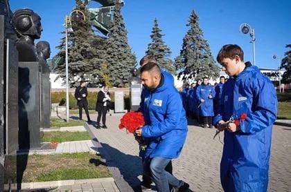 В ДНР молодежь почтила память легендарного командира батальона «Спарта» Моторолы