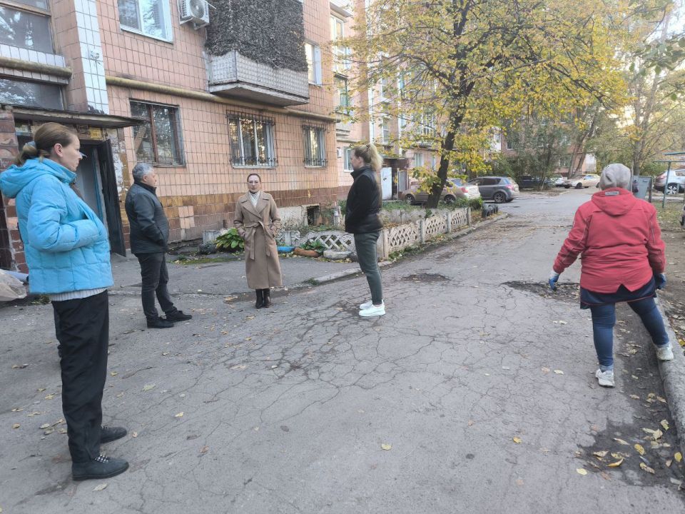 Продолжаются сходы с жителями Ленинского района города Донецка