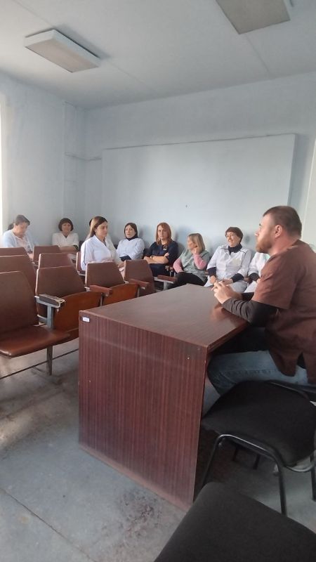 16 октября депутат Старобешевского муниципального совета ДНР Партии «ЕДИНАЯ РОССИЯ» Евгений Балабанов провел встречу с трудовым коллективом Государственного бюджетного учреждения Донецкой Народной Республики «Старобешевская...