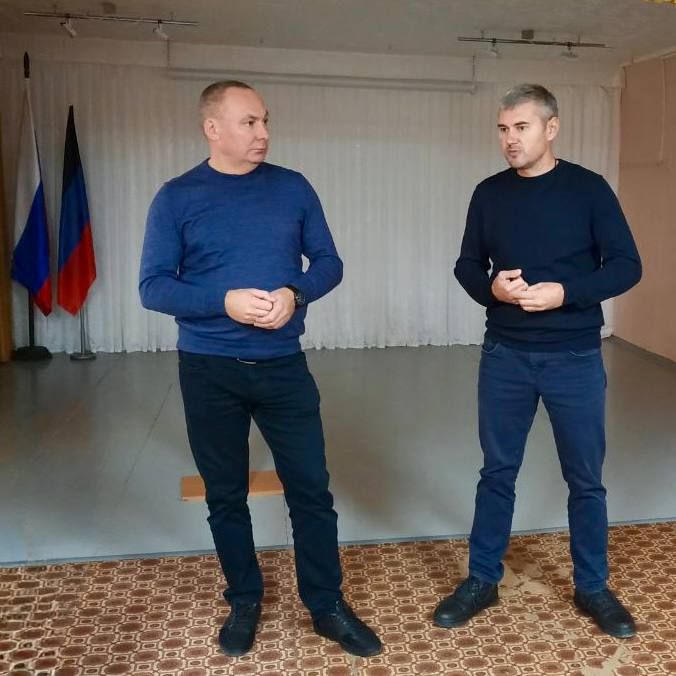 Михаил Меренков: Сегодня совместно с депутатом Народного Совета Юрием Леоновым встретился с трудовым коллективом МБОУ дополнительного образования детей «Центр детского и юношеского творчества Буденновского района города...