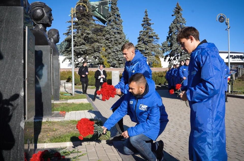Народный Герой: в Донецке молодежь почтила память комбата Моторолы