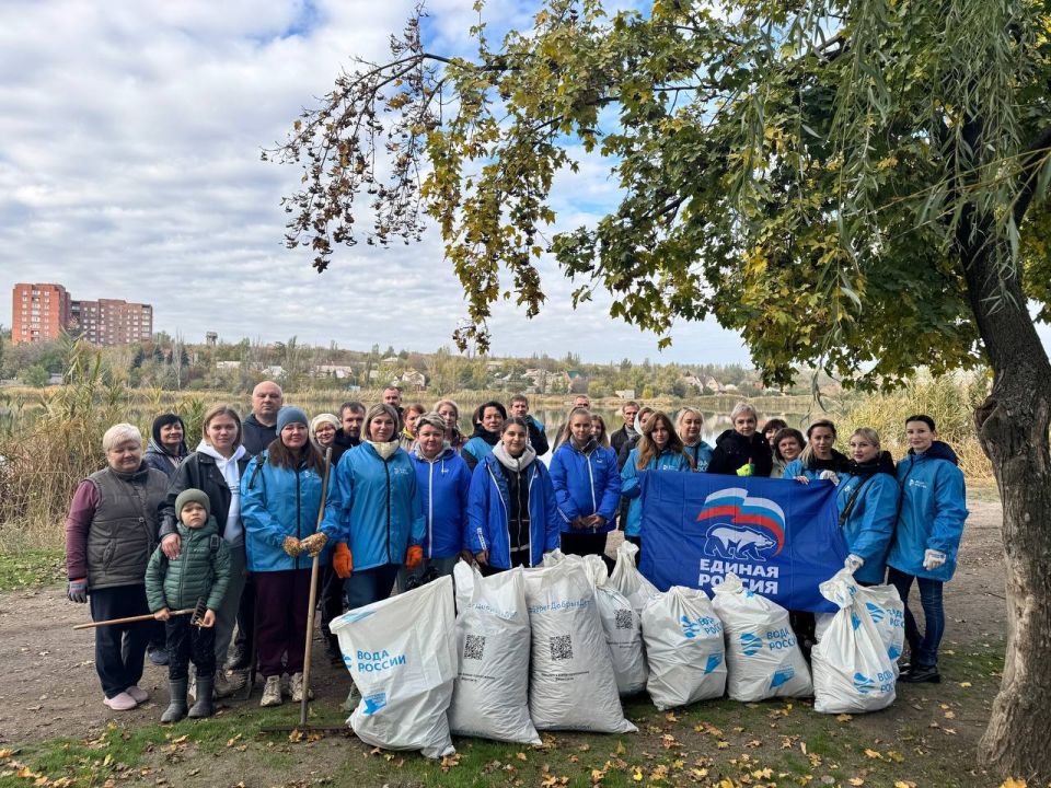 Елена Рязанцева: Пролетарский внутригородской район Донецка стал одной из площадок проведения масштабной Всероссийской экологической акции «Вода России» в рамках проведения общегородского субботника