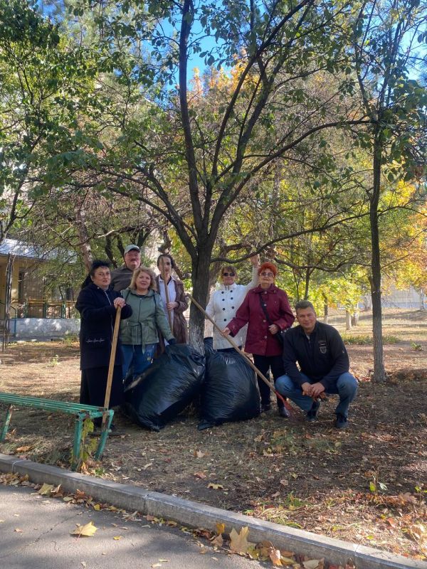 Елена Синецкая: Сегодня, 18 октября, на территории Калининского внутригородского района состоялся общегородской субботник