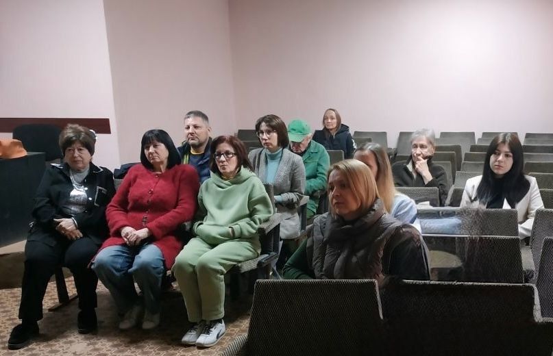 Председатель #Комитет_по_вопросам_агропромышленного_комплекса_земельных_отношений Юрий Леонов провел встречу с трудовым коллективом МБОУ дополнительного образования детей «Центр детского и юношеского творчества...