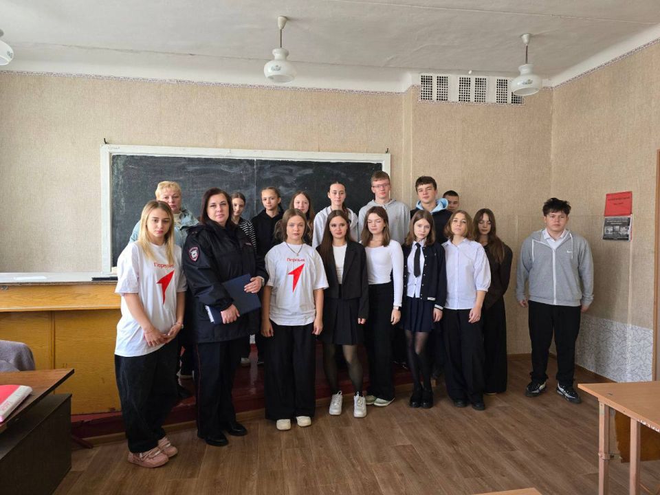 Полицейские провели профилактические беседы со школьниками