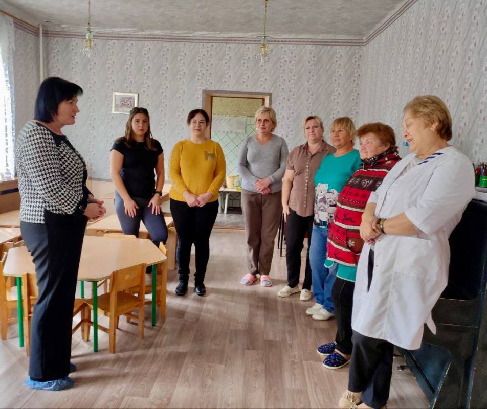 Михаил Меренков: Первый заместитель руководителя Управы Буденновского внутригородского района Елена Булавицкая встретилась с трудовым коллективом ГКДОУ «Детский сад № 107 г.о. Донецк»