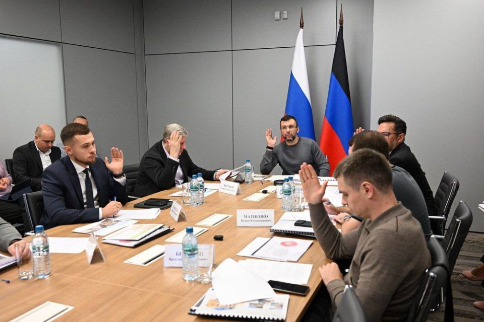 Денис Пушилин: Строительство многоквартирного дома с благоустройством территории в Макеевке и восстановление спортивного комплекса «Спартак» в Мариуполе — реализацию таких проектов поддержали на заседании Инвестиционного...