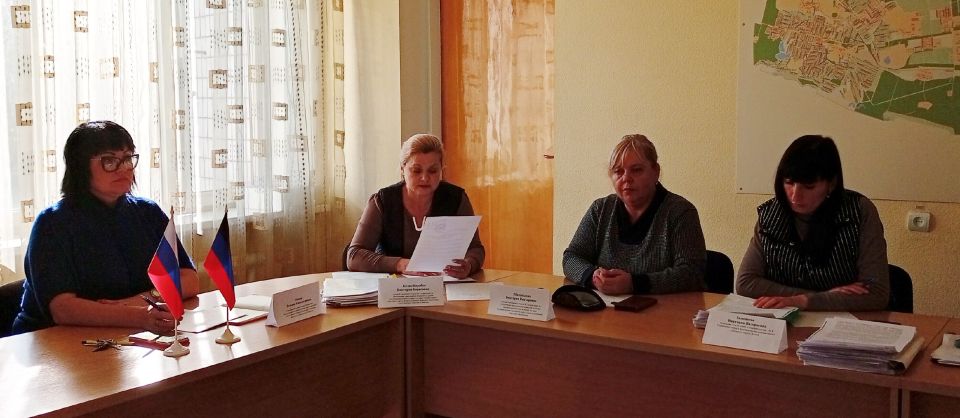Наталья Бегуненко: В Управе Петровского внутригородского района Администрации городского округа Донецк прошло заседание Комиссии по делам несовершеннолетних и защите их прав