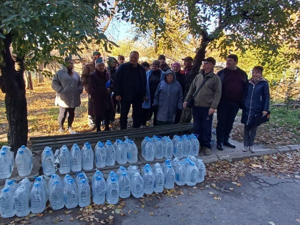 Валентин Левченко: Как и обещал, сегодня в очередной раз встретился с жителями поселка Донецк-Северный, который не так давно был присоединен к Киевскому району