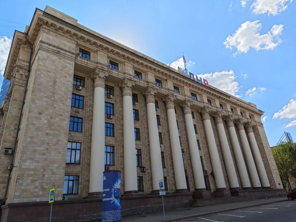 В Донецке под председательством спикера парламента Константина Кузьмина прошло 73-е пленарное заседание Народного Совета ДНР, в ходе которого принят ряд важных решений