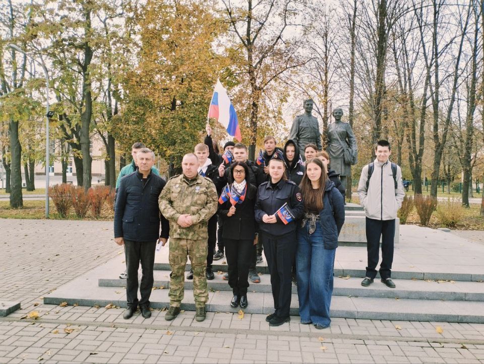 В Донецке полицейские провели профилактические беседы с подростками