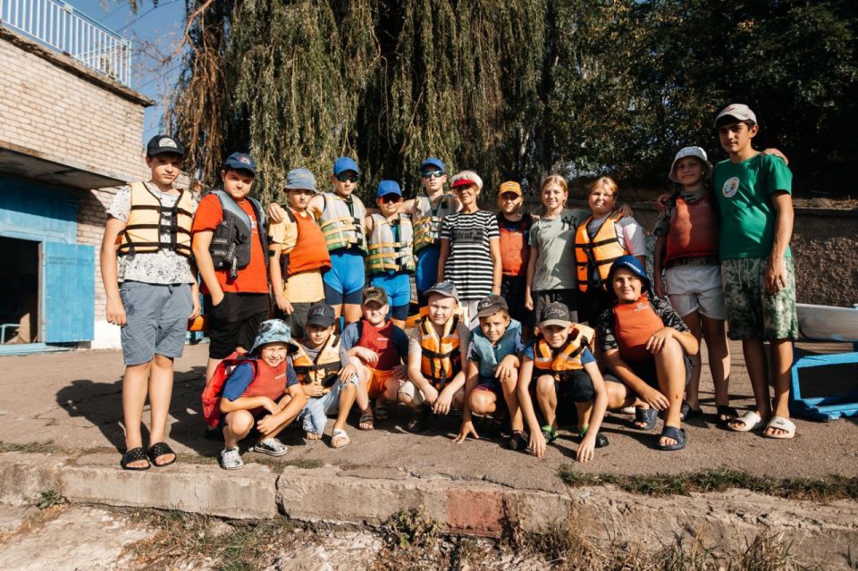 Живая вода Зугрэса: как хрупкие лодки и сильные духом люди спасают город от забвения