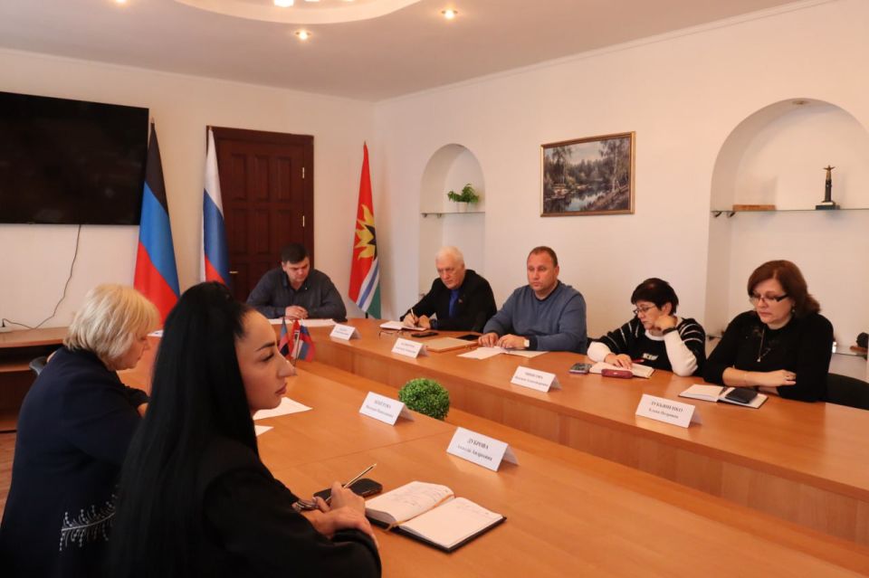  : 28              ,   ()    ...