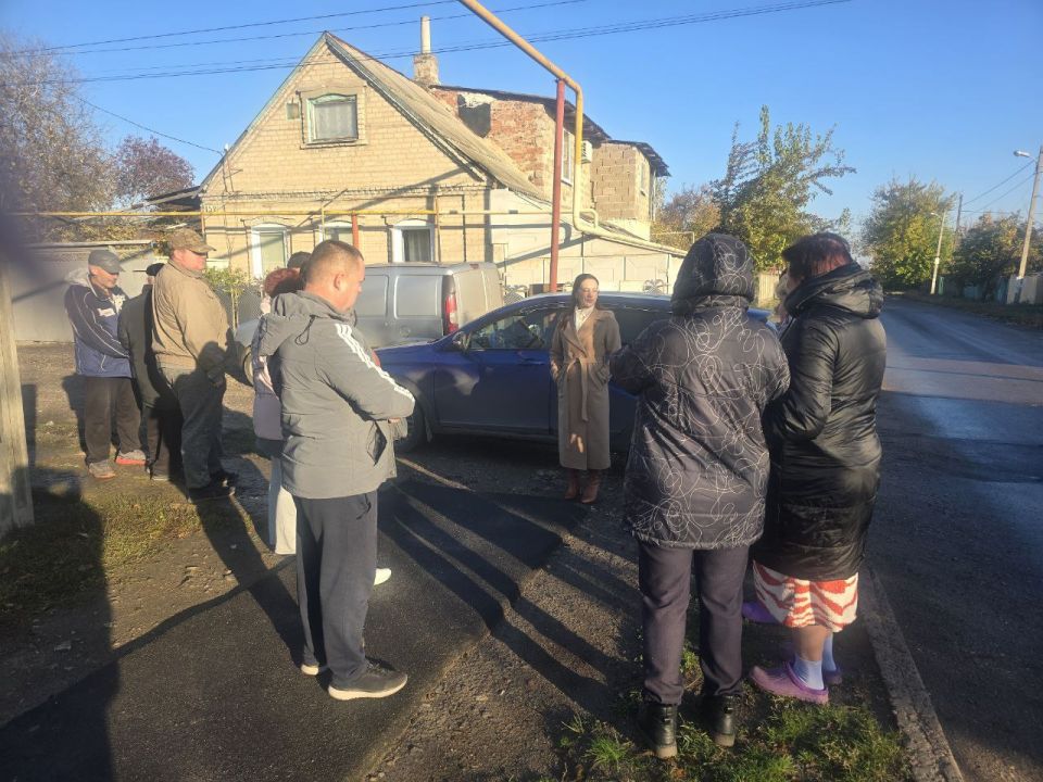 Продолжаются сходы с жителями Ленинского района города Донецка