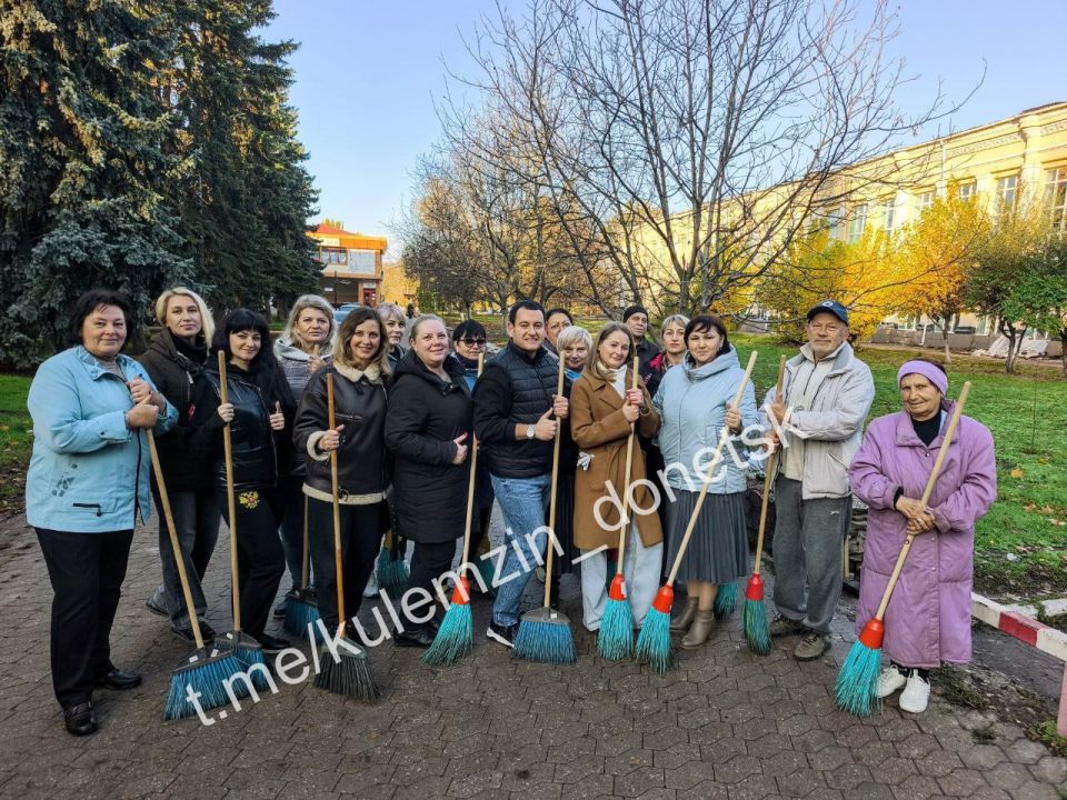 Алексей Кулемзин: Акция «Чистый четверг» во всех районах Донецка!
