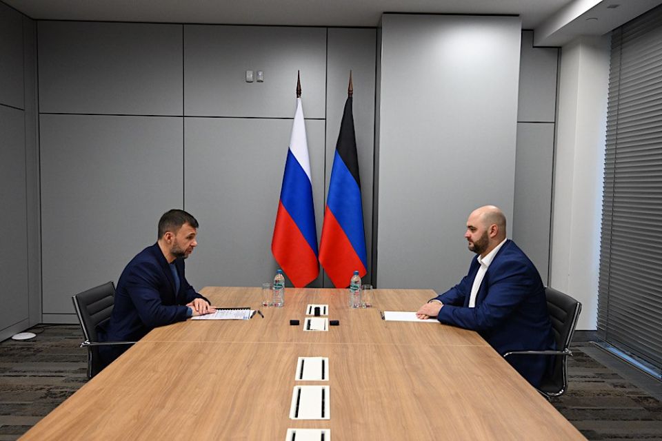Денис Пушилин поставил задачи перед новым министром имущественных и земельных отношений ДНР Яковом Ходосом