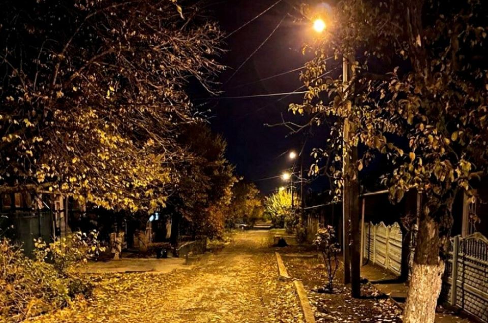 В поселке шахты Засядько в Донецке впервые за три года загорелись уличные фонари
