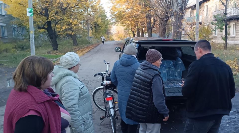 Депутаты Народного Совета фракции «Единая Россия» провели сход граждан в донецком микрорайоне Абакумова