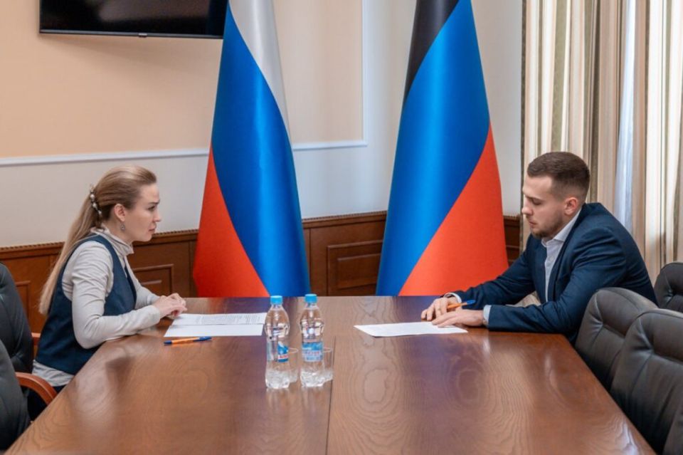 Вице-премьер Кирилл Макаров и сенатор Наталья Никонорова провели рабочую встречу