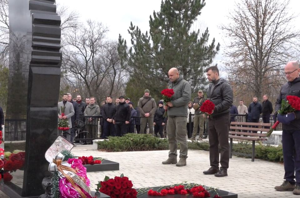 На донецкой Аллее Героев появился новый военно-мемориальный комплекс