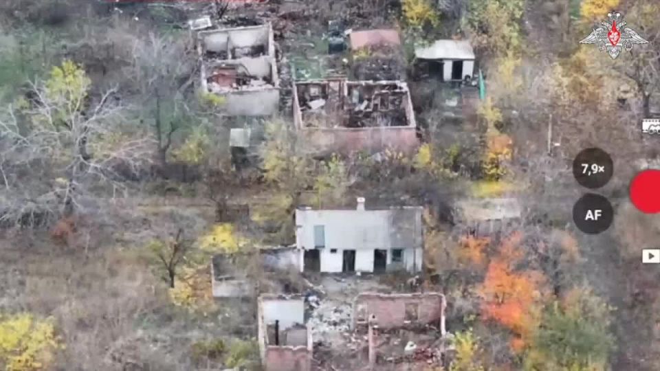 Российские штурмовики продолжают последовательно расширять зону контроля и сжимать кольцо окружения группировки ВСУ с востока