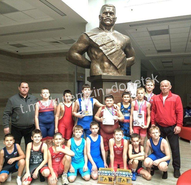  :        ,           (- )  