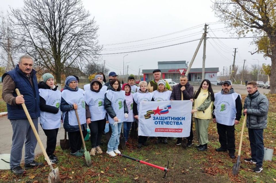 Живой памятник героям: в Донецке высадили «Сад памяти»