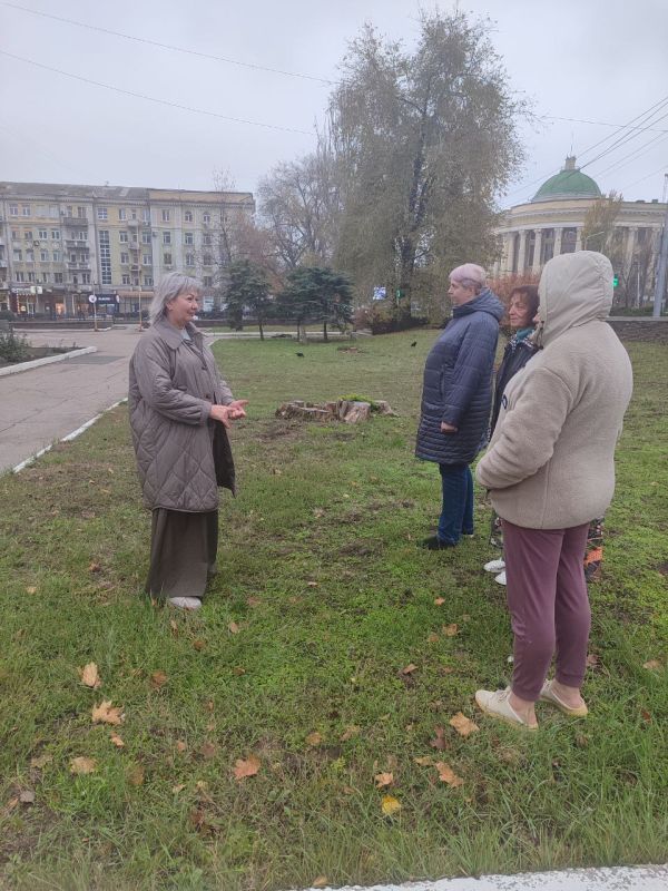 По поручению Главы ДНР Дениса Пушилина в Ворошиловском внутригордском районе продолжаются встречи с населением