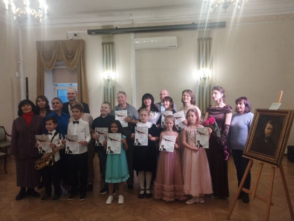  :  20  25       ,  200-      (.)