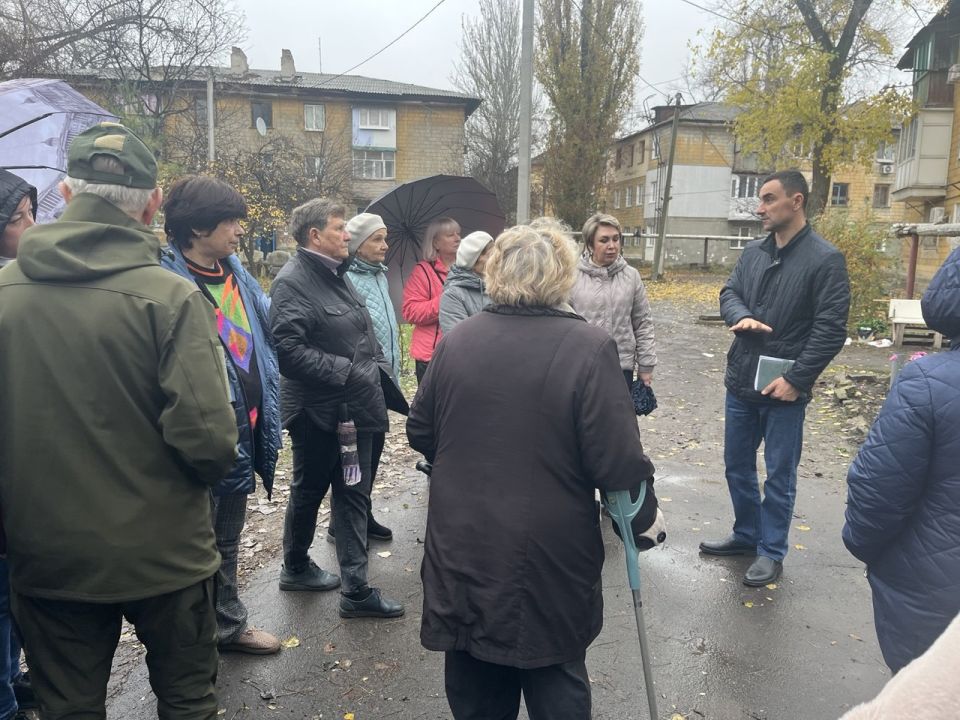 Сегодня прошла встреча с жителями улицы Рокоссовского в Пролетарском внутригородском районе Донецка