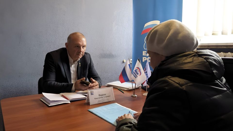 Наталья Бегуненко: Сегодня, 13 ноября, в общественной приёмной партии Единая Россия Петровского района г. Донецка состоялся приём граждан