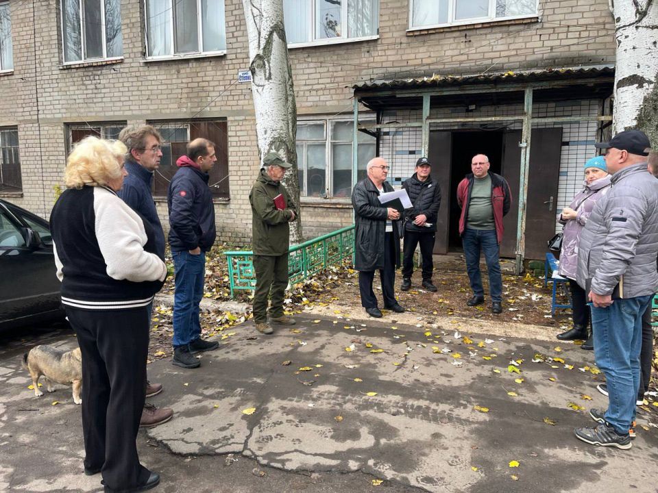 Заместитель руководителя Управы Пролетарского внутригородского района Администрации городского округа Донецк Зариф Губиев совместно с депутатом Народного Совета ДНР Александром Мальковым провел рабочую встречу с...