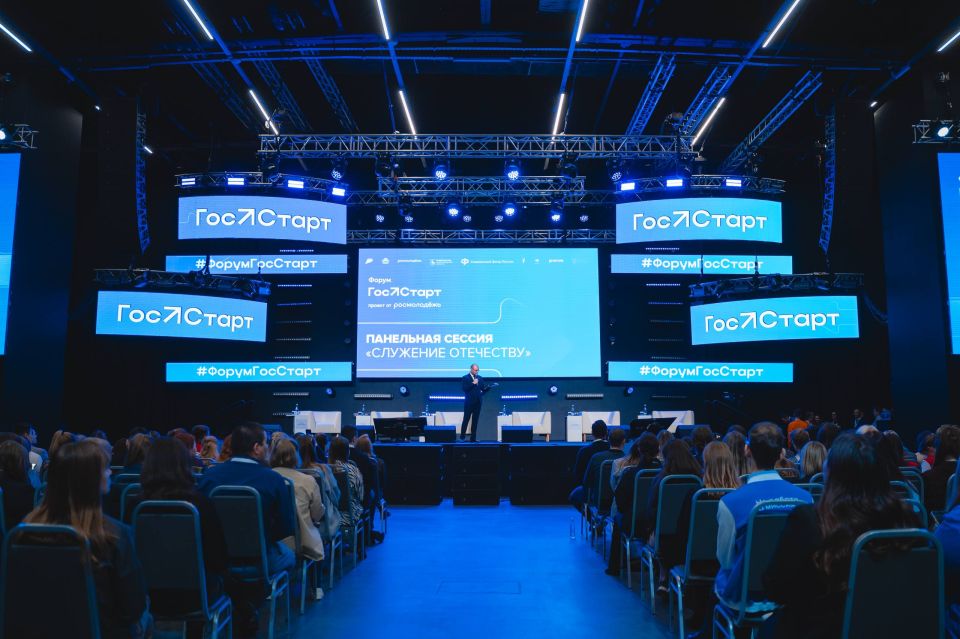 Мы снова лучшие!. Наша Республика одержала сразу три масштабные победы по итогам работы за 2025 год на IV Всероссийском форуме молодых государственных и муниципальных служащих «ГосСтарт», проводимом в рамках национального...