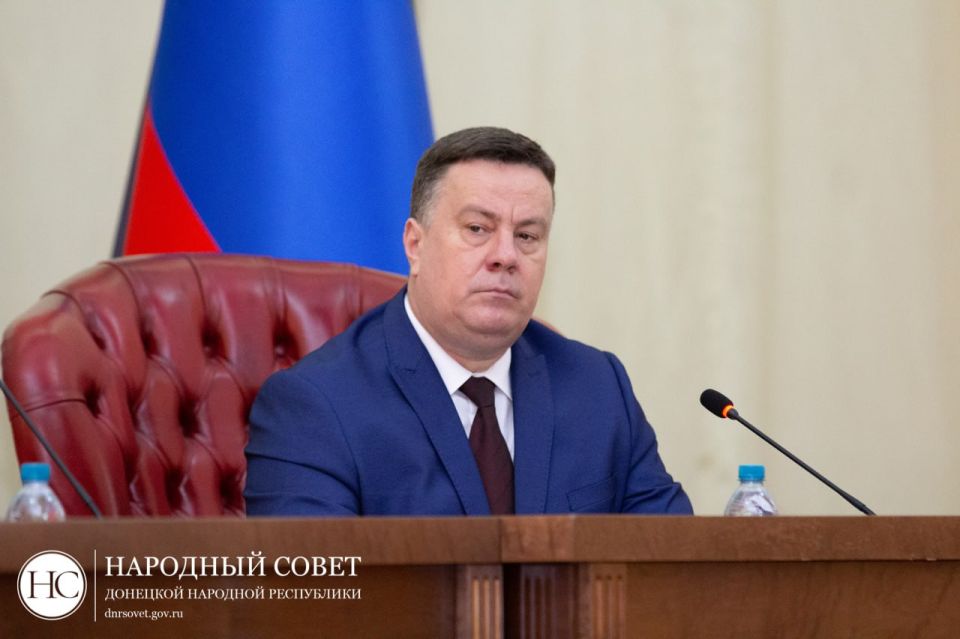 Константин Кузьмин: В Народном Совете состоялся правительственный час с участием министра культуры ДНР Михаила Желтякова