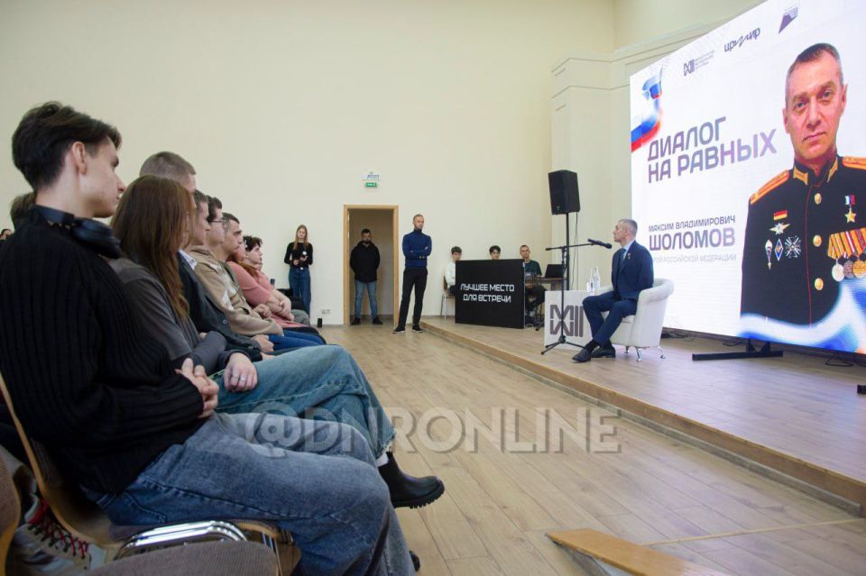 Герой России Максим Шоломов встретился с молодежью республики