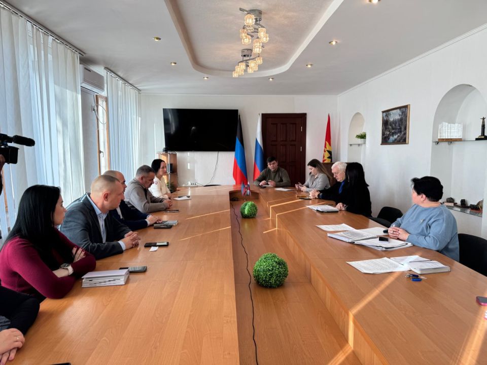  : 18               ..   ..,     ..  ...