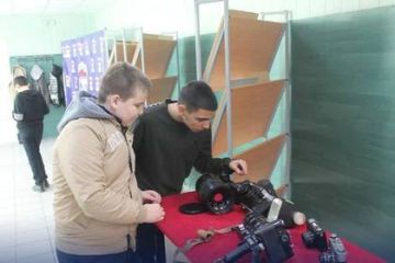 В Мангуше для детей организовали увлекательную выставку старых фотографий