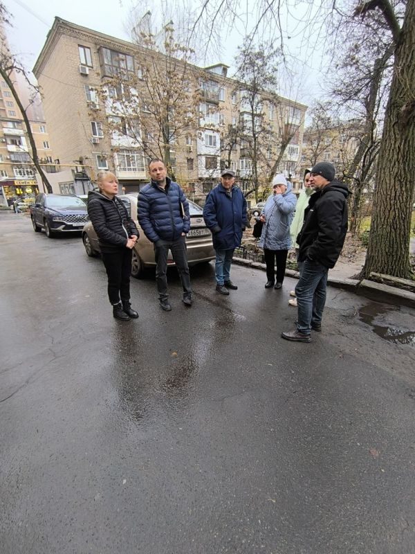 По поручению Главы ДНР Дениса Пушилина в Ворошиловском внутригородском районе продолжаются встречи с населением