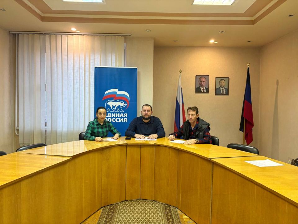 В рамках проекта «Школа ЖКХ» прошла встреча с жителями района, которую провели заместитель руководителя Управы Александр Поддубный, главный инженер участка №3 Ленинского района Донецкого филиала ЕРФ по управлению МКД Елена...