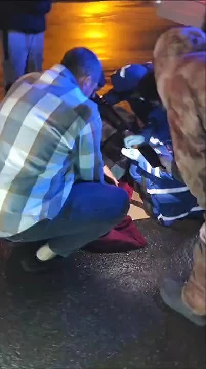 Разбившемуся на мотоцикле подростку в Донецке первую помощь оказал народный депутат