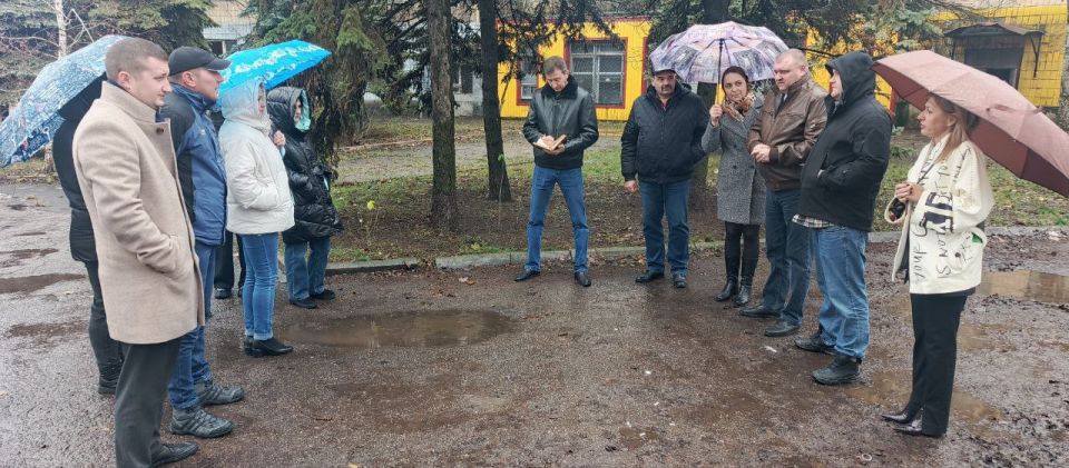 Сегодня, 20 ноября 2025 года, по поручению Главы Республики Дениса Пушилина, провел встречу с жителями по адресу: ул. Кирова, 215