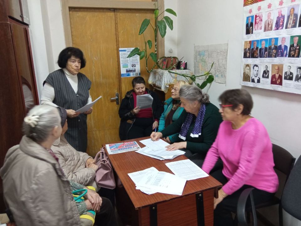 По поручению Главы ДНР Дениса Пушилина в Ворошиловском внутригородском районе продолжаются встречи с населением