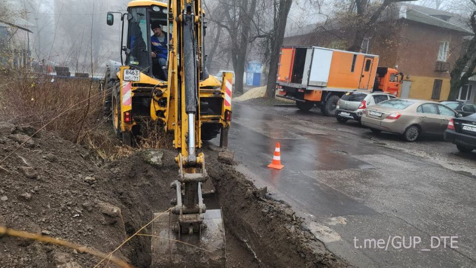 ОПЕРАТИВНАЯ ПОМОЩЬ ПОДРЯДНЫХ ОРГАНИЗАЦИЙ МОСКВЫ В ЛИКВИДАЦИИ АВАРИЙНЫХ СИТУАЦИЙ ПОЗВОЛЯЕТ СОХРАНЯТЬ ТЕПЛО И УЮТ В КВАРТИРАХ ЖИТЕЛЕЙ ДОНЕЦКА