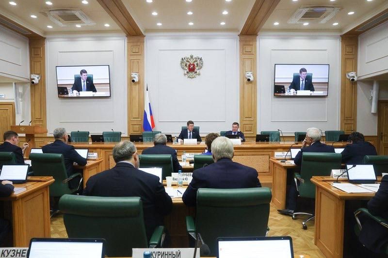 Александр Волошин: Сегодня в Совете Федерации принял участие в заседании Комитета по федеративному устройству, региональной политике, местному самоуправлению и делам Севера под председательством Андрея Анатольевича Шевченко