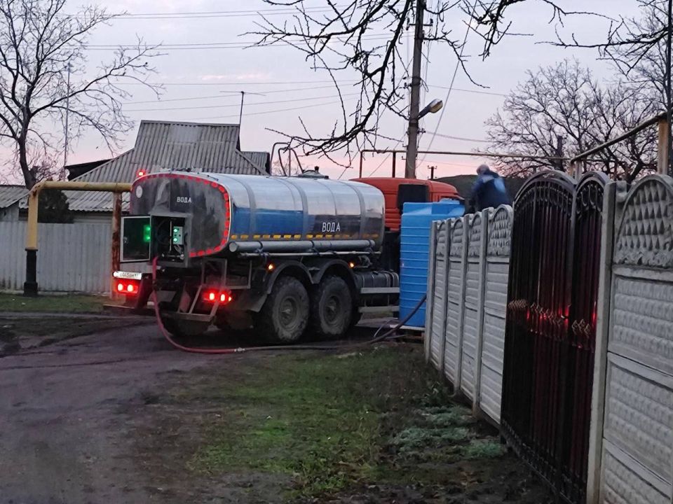 Депутат Донецкого городского Совета ДНР Сергей Ткаченко выехал по адресу: ул. Пензенская, 15 с целью контроля за соблюдением графика подвоза технической воды