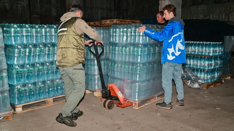 22 тонны помощи: вода для тех, кто нуждается