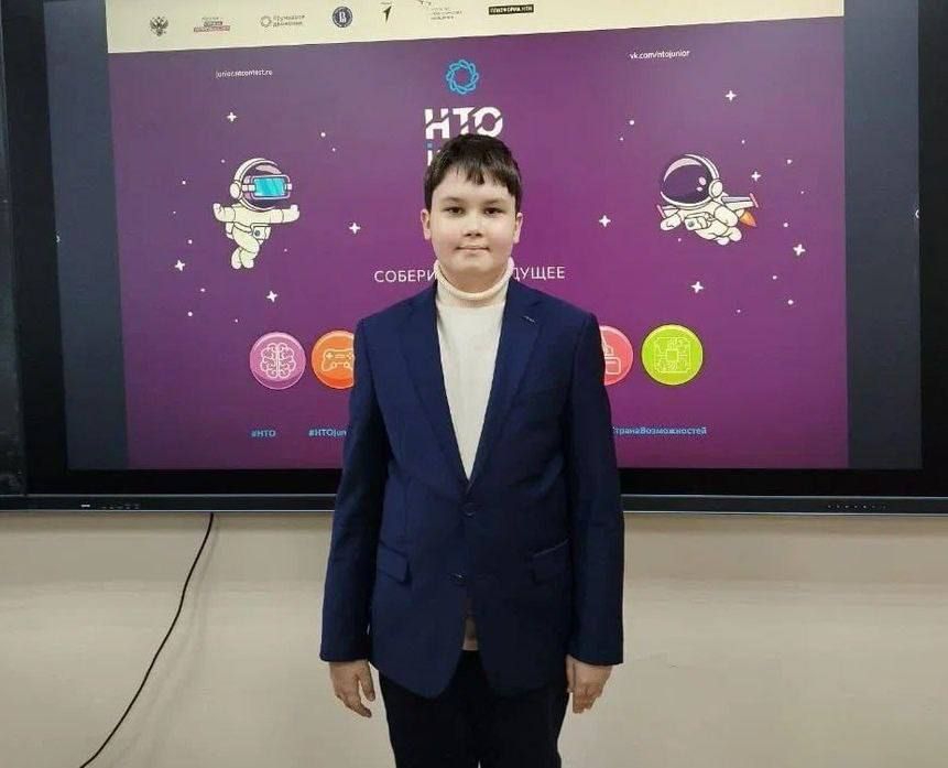 Глава ДНР поздравил макеевского лицеиста с победой в технологической олимпиаде