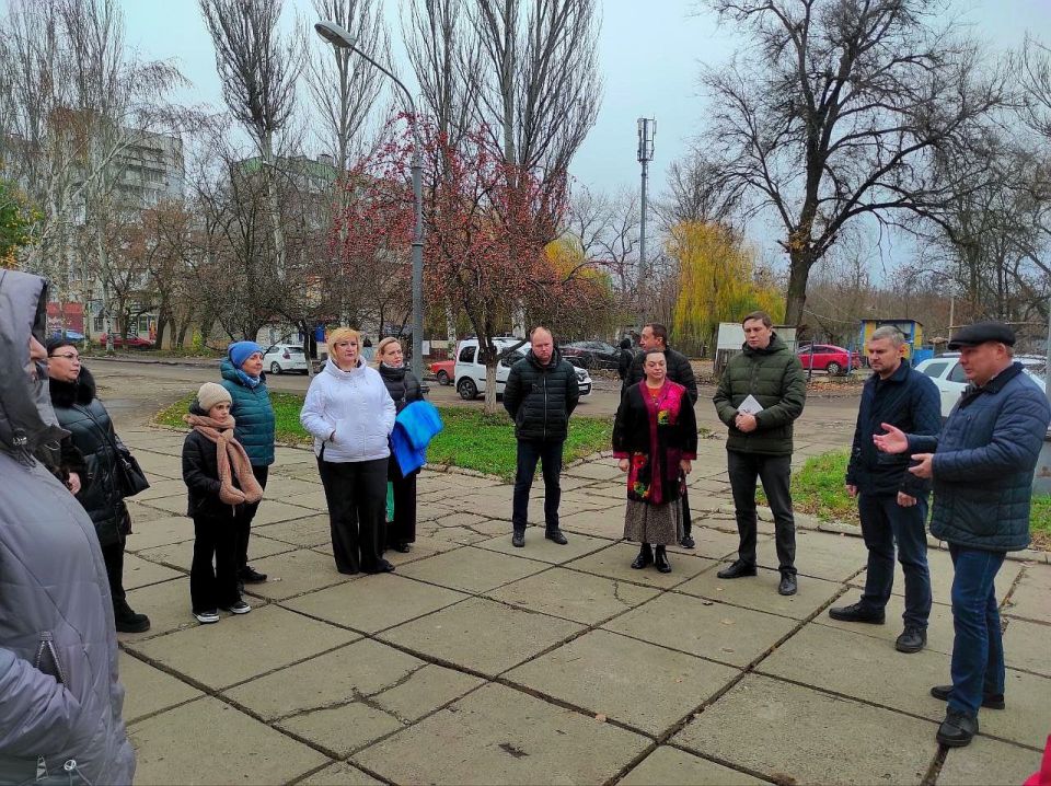  : ,                    . ..  .    